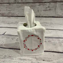 Load image into Gallery viewer, Tissue Box Cover - Valentine Wreath
